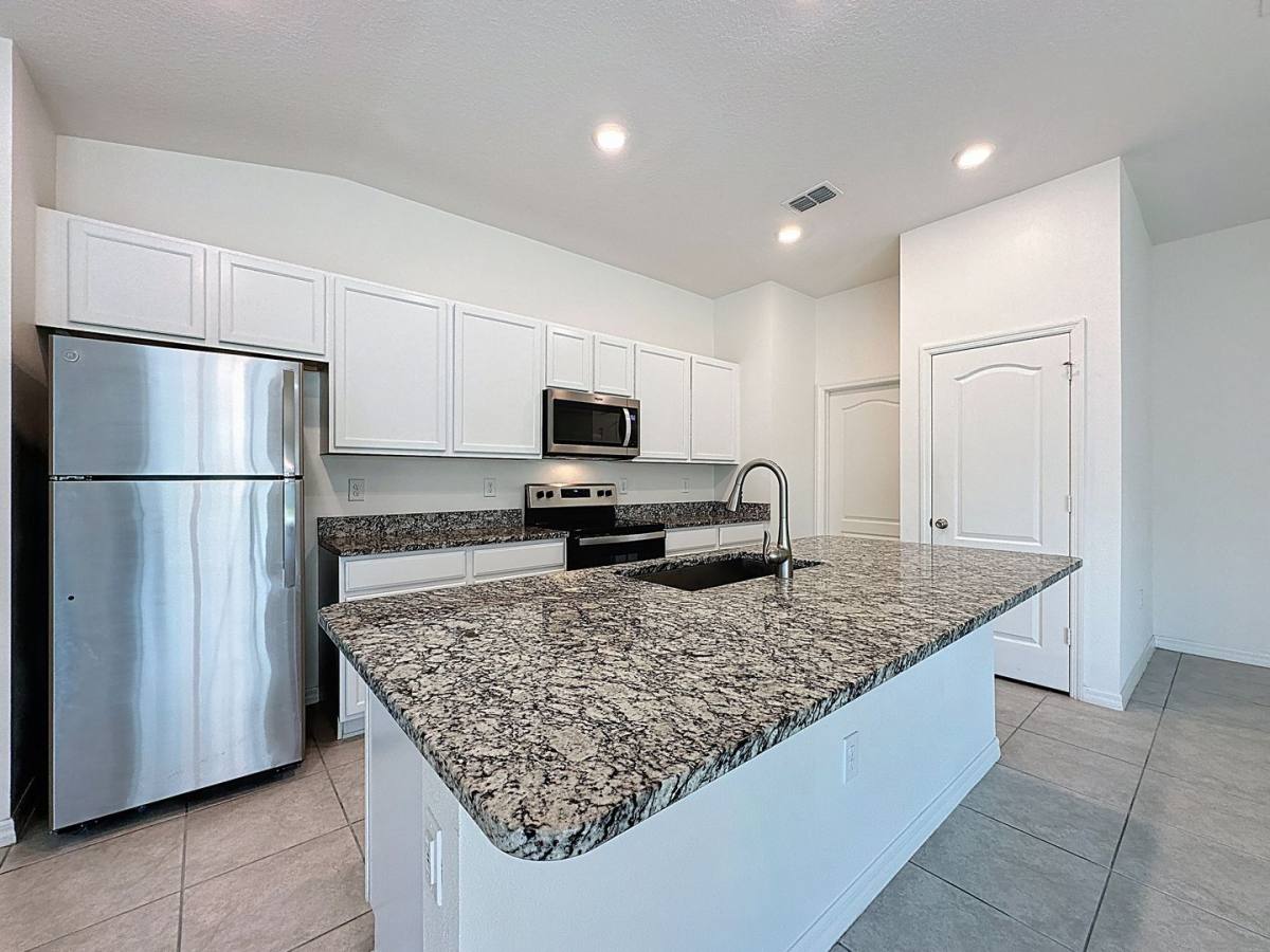 House for rent at 707 Scrub Oak Hammock Rd, Davenport, FL 33837