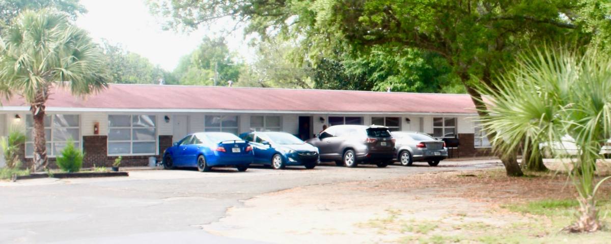 Apartment for rent at 40 Eglin St, Fort Walton Beach, FL 32547