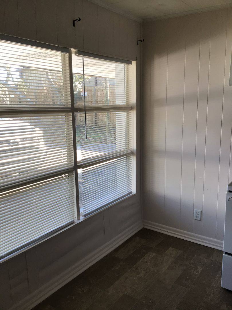 Apartment for rent at 40 Eglin St, Fort Walton Beach, FL 32547