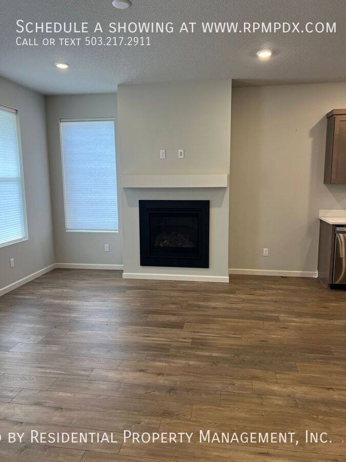 Townhouse for rent at 31331 NW Brookings St, North Plains, OR 97133