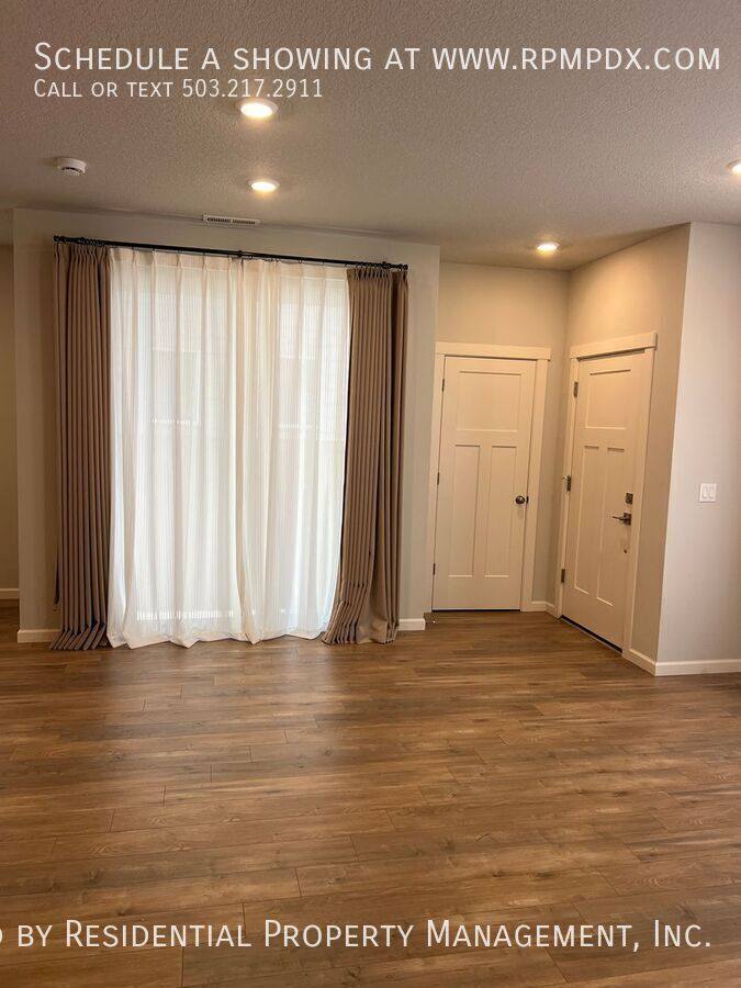 Townhouse for rent at 31331 NW Brookings St, North Plains, OR 97133