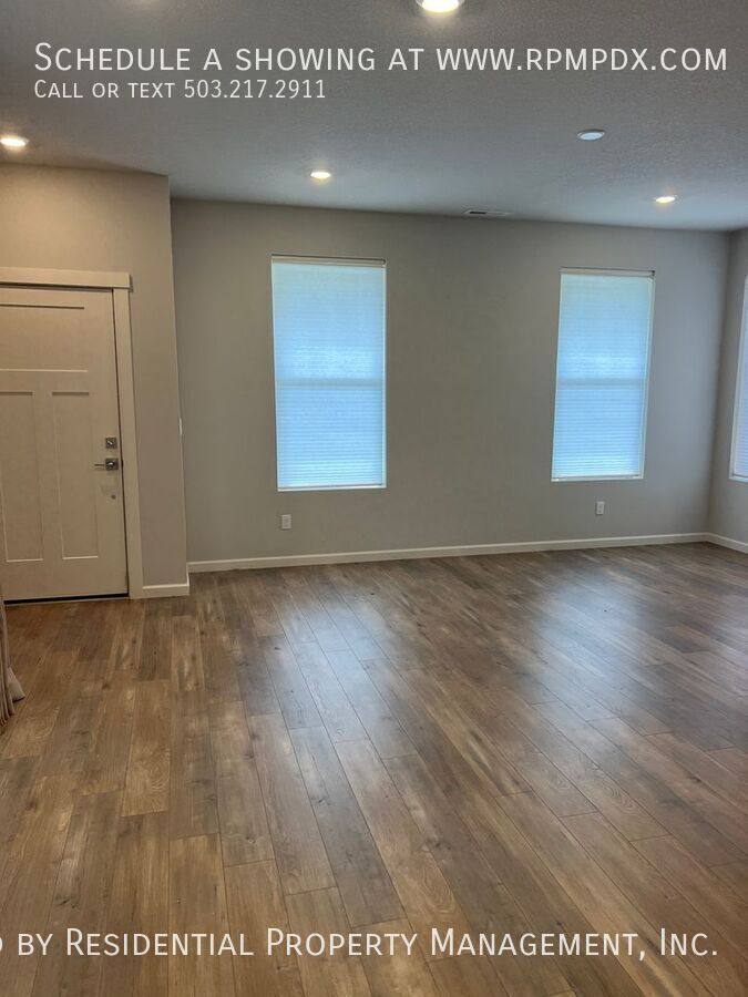 Townhouse for rent at 31331 NW Brookings St, North Plains, OR 97133
