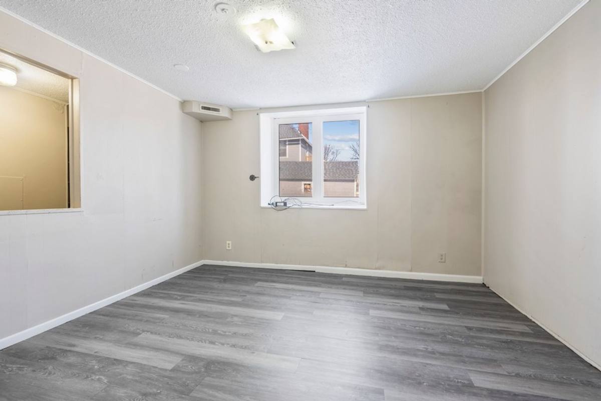 Apartment for rent at 2314 Walnut St, Cedar Falls, IA 50613