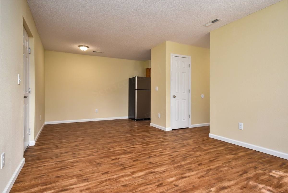 Apartment for rent at 407 Judy St, Branson, MO 65616