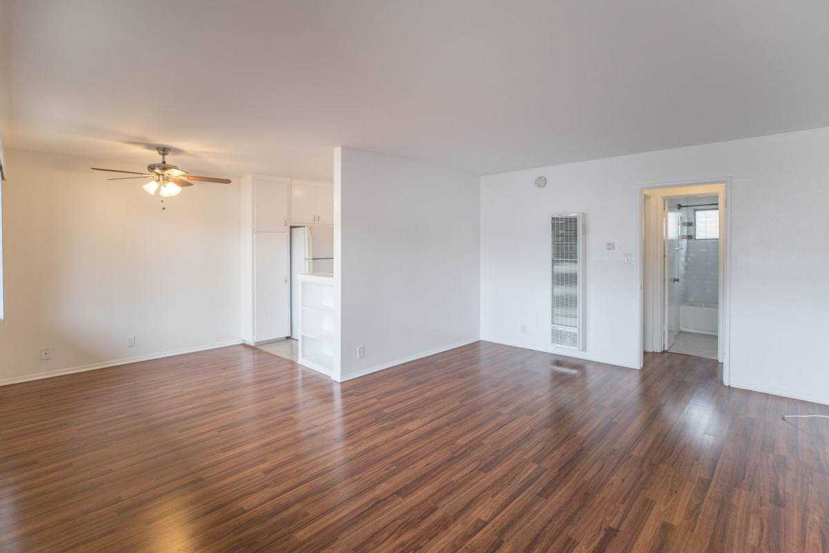 Apartment for rent at 5319 Inglewood Blvd #2, Culver City, CA 90230