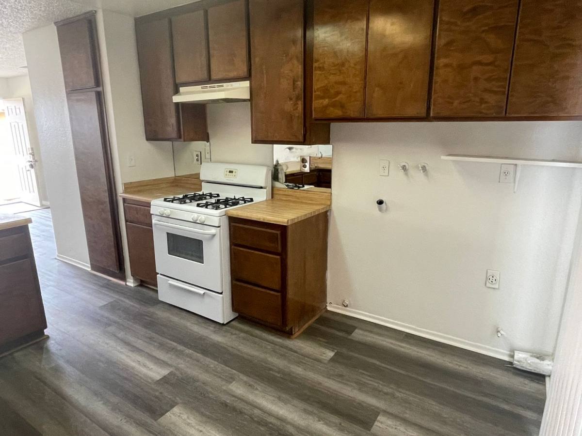 Apartment for rent at 13191 Kiowa Rd, Apple Valley, CA 92308