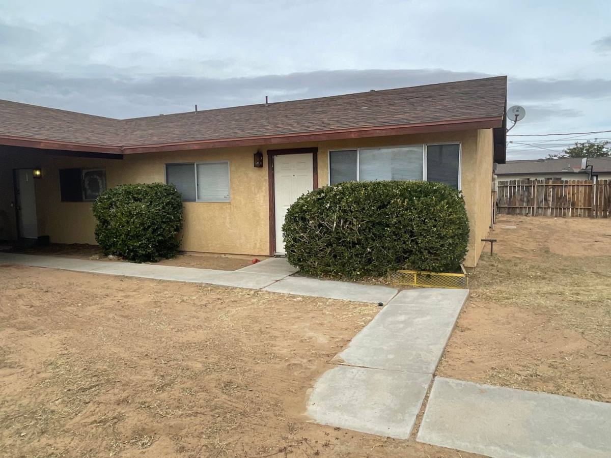 Apartment for rent at 13191 Kiowa Rd, Apple Valley, CA 92308