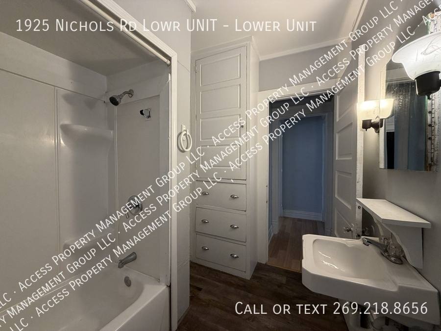 Apartment for rent at 1925 Nichols Rd Lowr, Kalamazoo, MI 49006