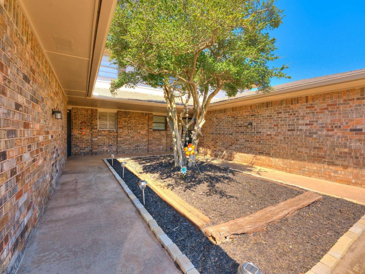 House for rent at 9907 Mashburn Blvd, Oklahoma City, OK 73162