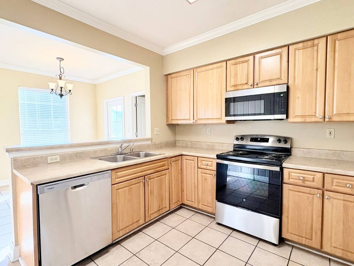 Townhouse for rent at 4441 Burbank Dr #108, Baton Rouge, LA 70820