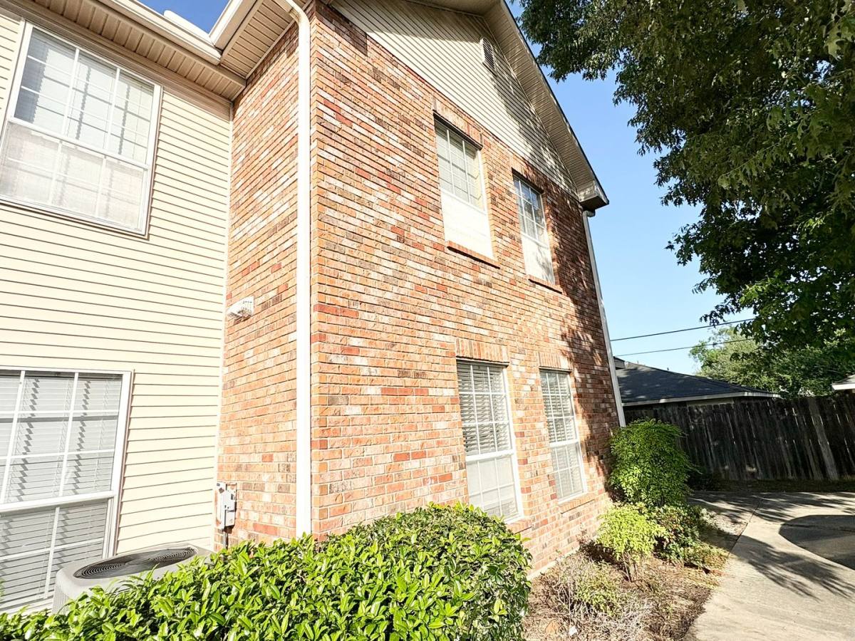 Townhouse for rent at 4441 Burbank Dr #108, Baton Rouge, LA 70820
