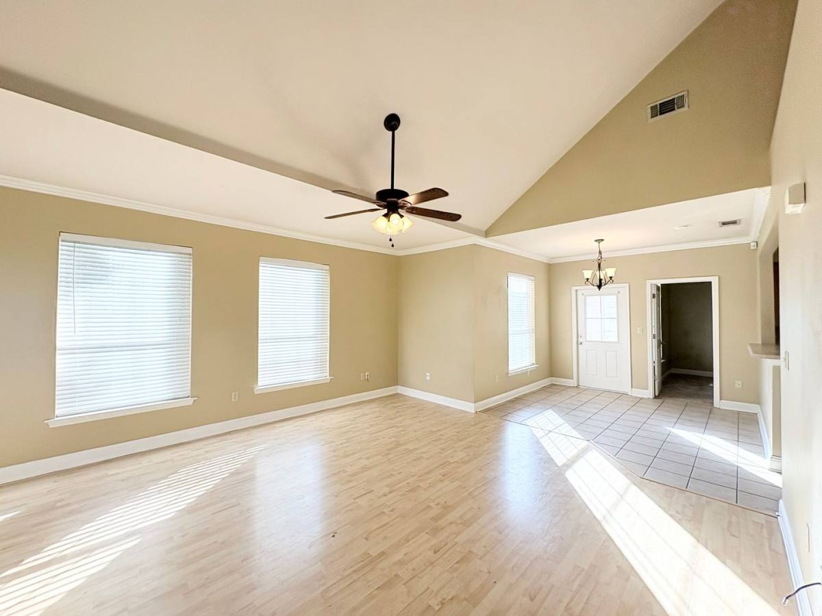 Townhouse for rent at 4441 Burbank Dr #108, Baton Rouge, LA 70820