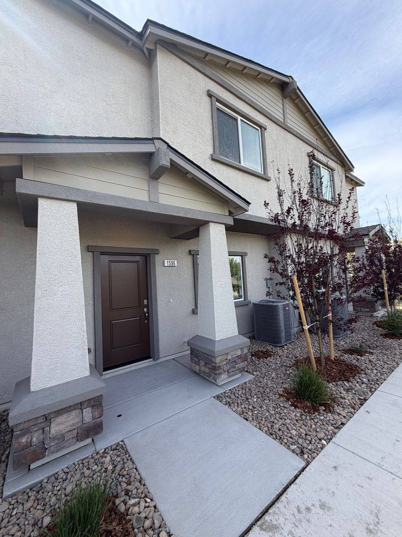 Townhouse for rent at 1596 Grazer Way, Reno, NV 89523