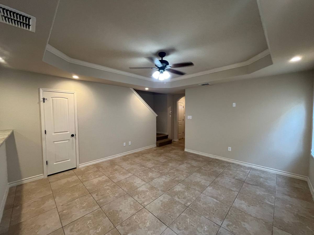 Townhouse for rent at 6842 Lakeview Dr, San Antonio, TX 78244