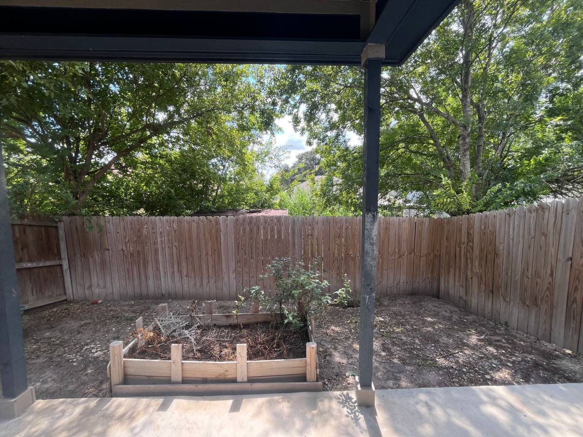 Townhouse for rent at 6842 Lakeview Dr, San Antonio, TX 78244