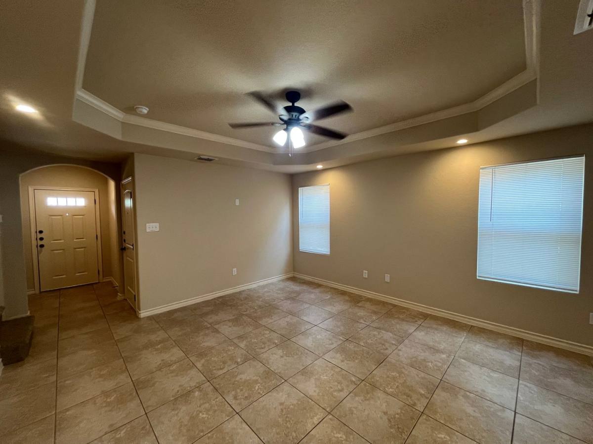 Townhouse for rent at 6842 Lakeview Dr, San Antonio, TX 78244