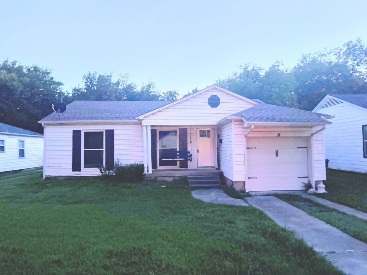 House for rent at 1112 N Lockhart St, Sherman, TX 75092