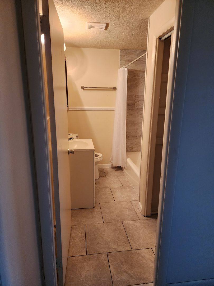 Apartment for rent at 807 W Alvin St, Hanover, PA 17331
