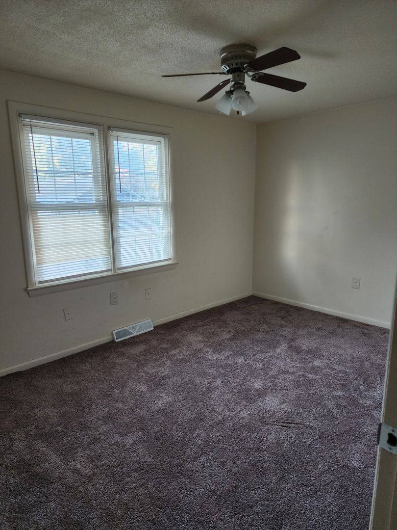 Apartment for rent at 807 W Alvin St, Hanover, PA 17331