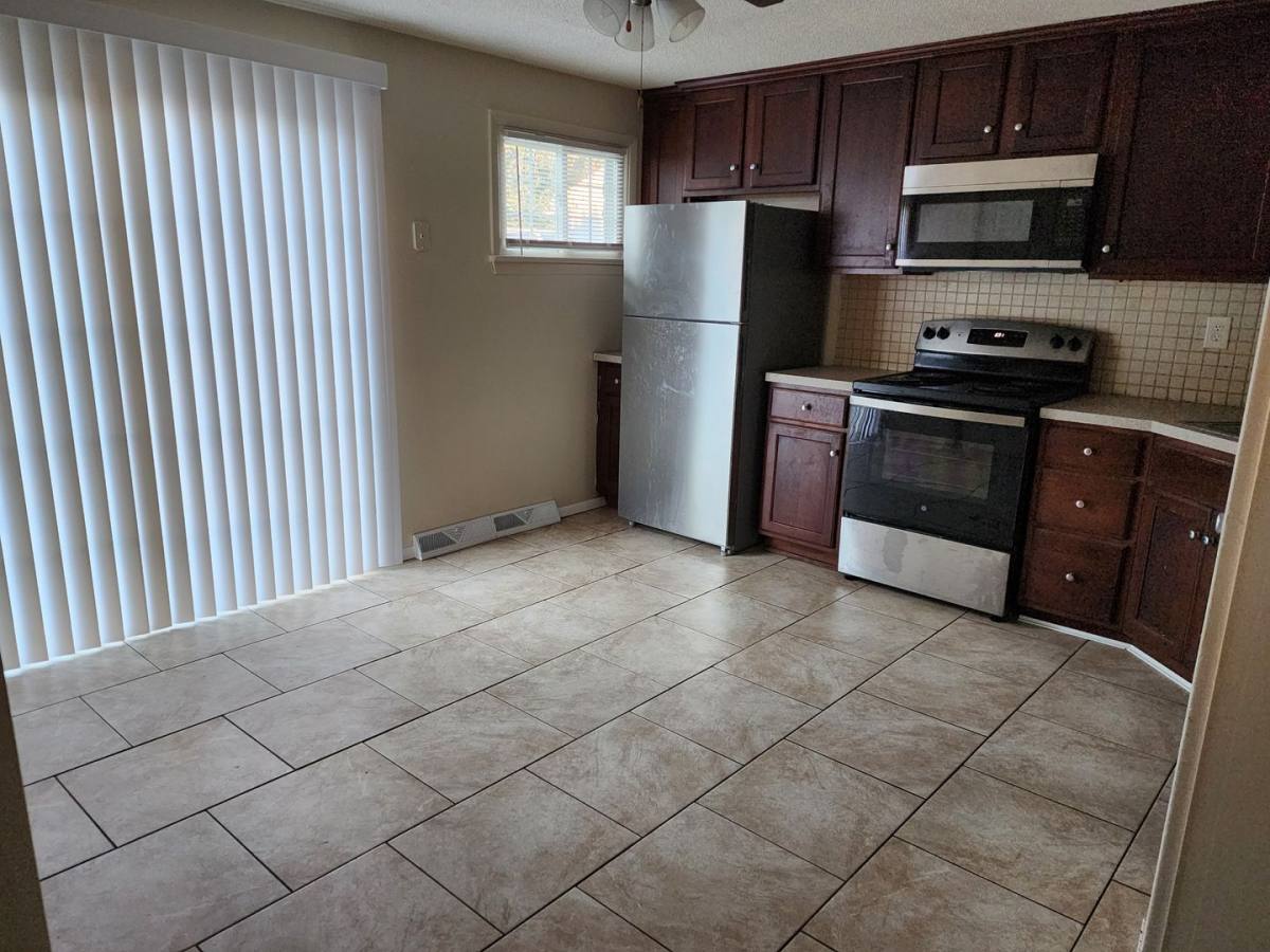 Apartment for rent at 807 W Alvin St, Hanover, PA 17331