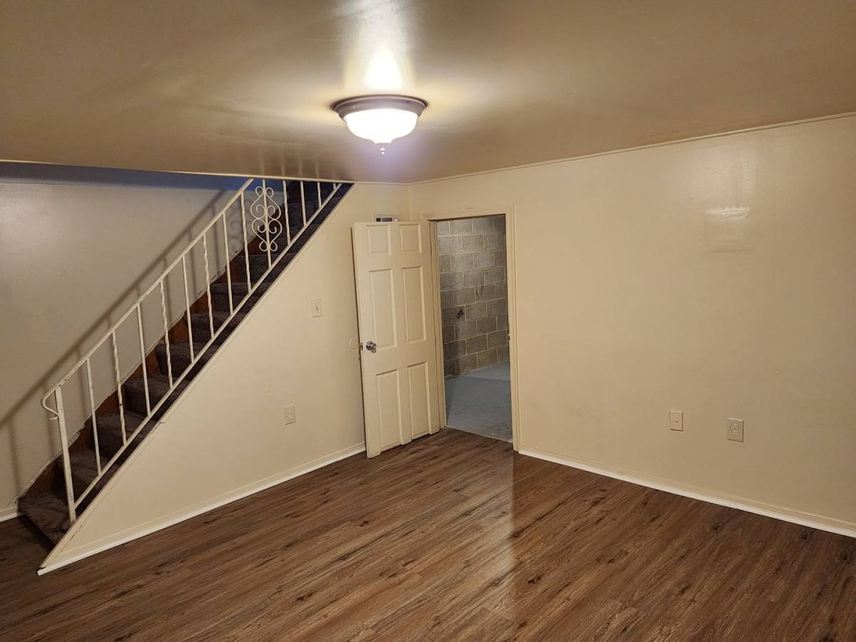 Apartment for rent at 807 W Alvin St, Hanover, PA 17331