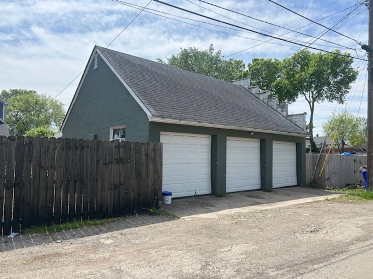 Apartment for rent at 925 Xenia Ave, Dayton, OH 45410