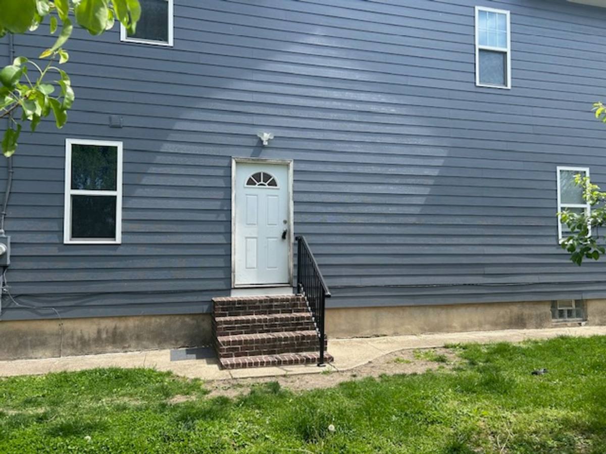 Apartment for rent at 925 Xenia Ave, Dayton, OH 45410