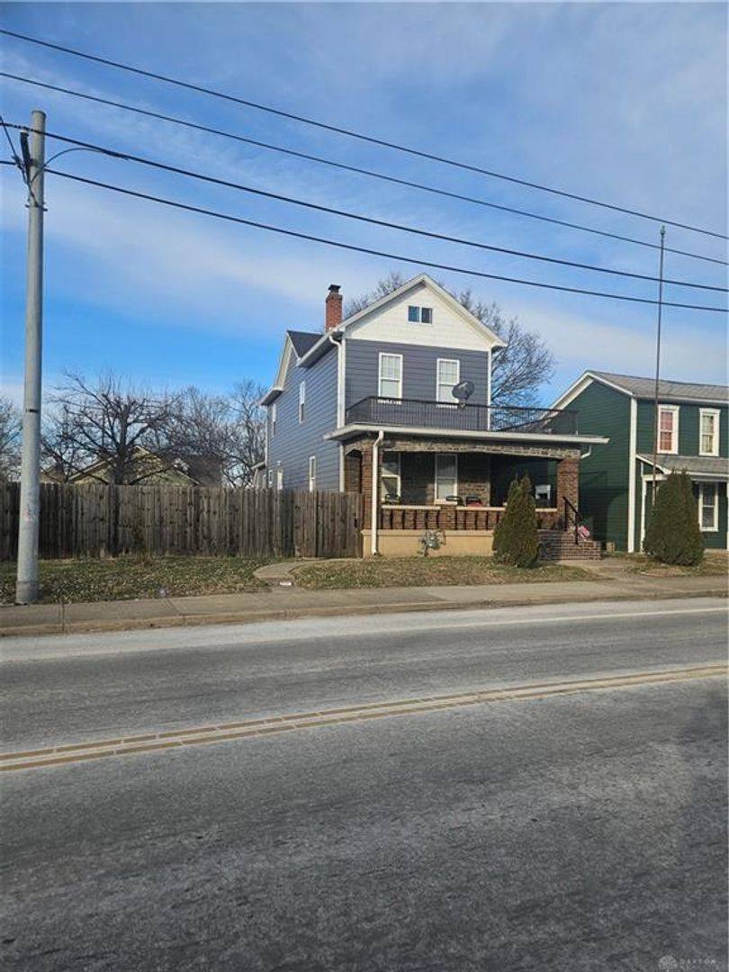 Apartment for rent at 925 Xenia Ave, Dayton, OH 45410