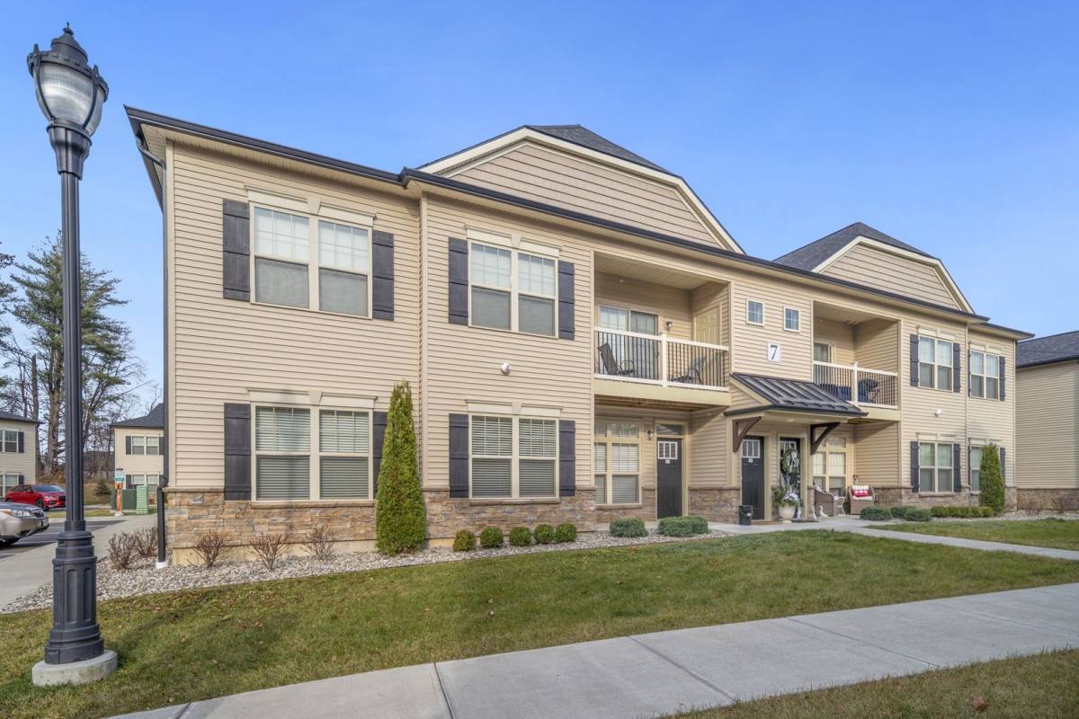 Apartment for rent at 805 W Creek Lane, Altamont, NY 12009