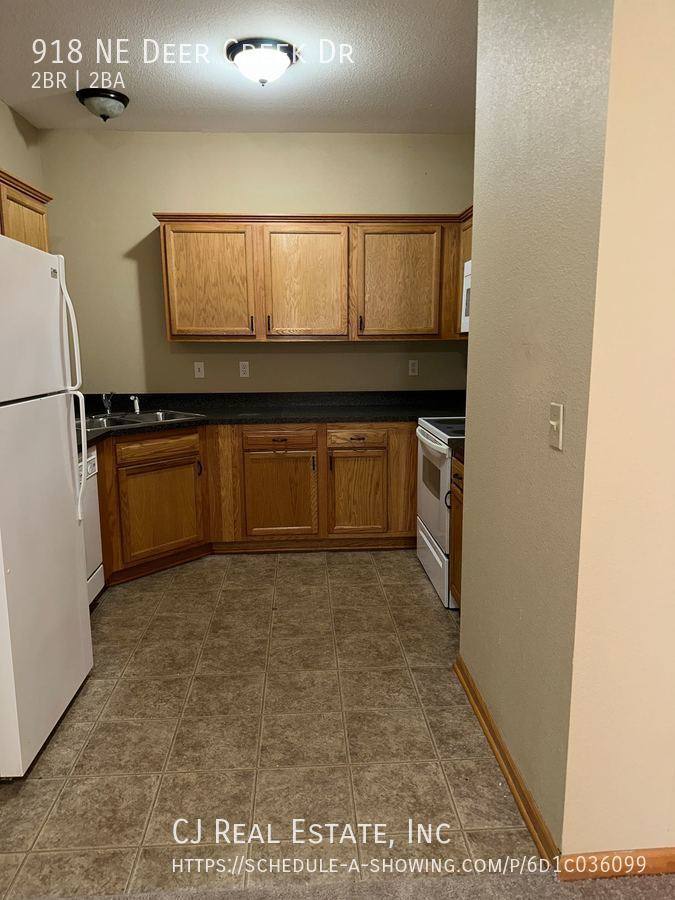 Apartment for rent at 918 NE Deer Creek Dr, Grain Valley, MO 64029