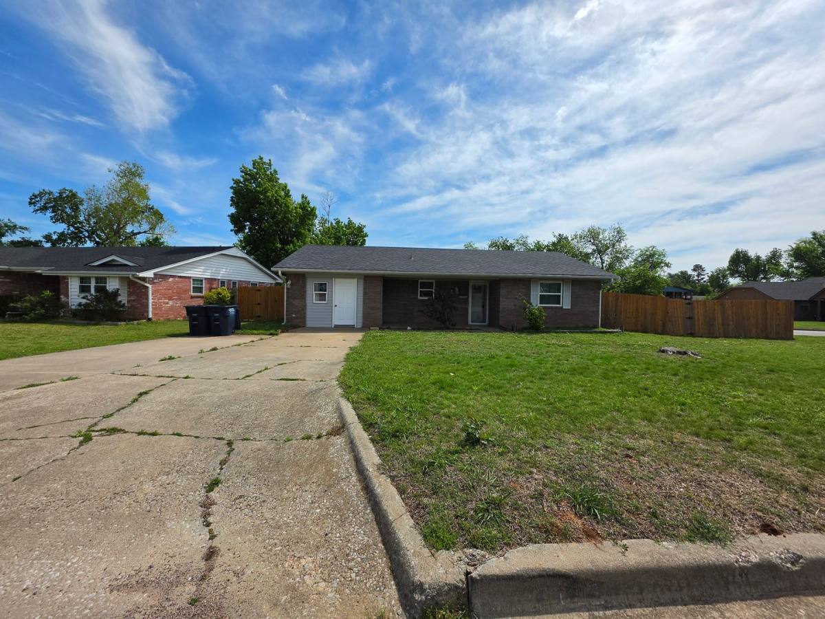 House for rent at 1 Red Oak Rd, Shawnee, OK 74804