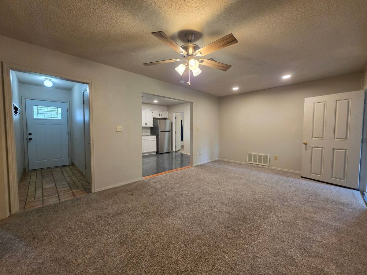 House for rent at 1 Red Oak Rd, Shawnee, OK 74804