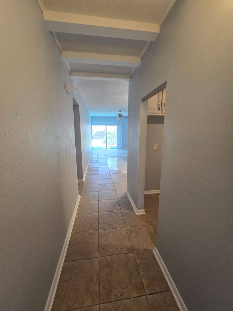 Apartment for rent at 623 N Bay St, Eustis, FL 32726