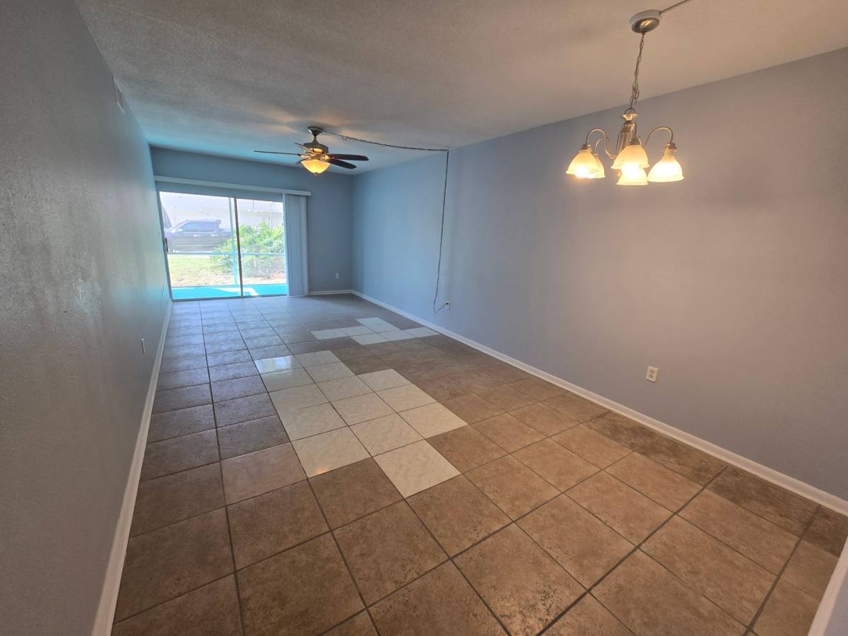 Apartment for rent at 623 N Bay St, Eustis, FL 32726
