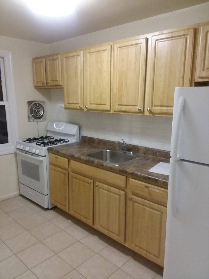 Apartment for rent at 31-47 Lafayette Ave, Chatham, NJ 07928