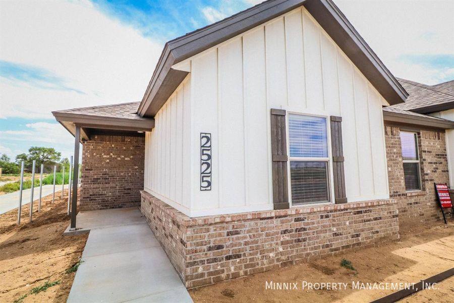 Townhouse for rent at 2525 137th St, Lubbock, TX 79423