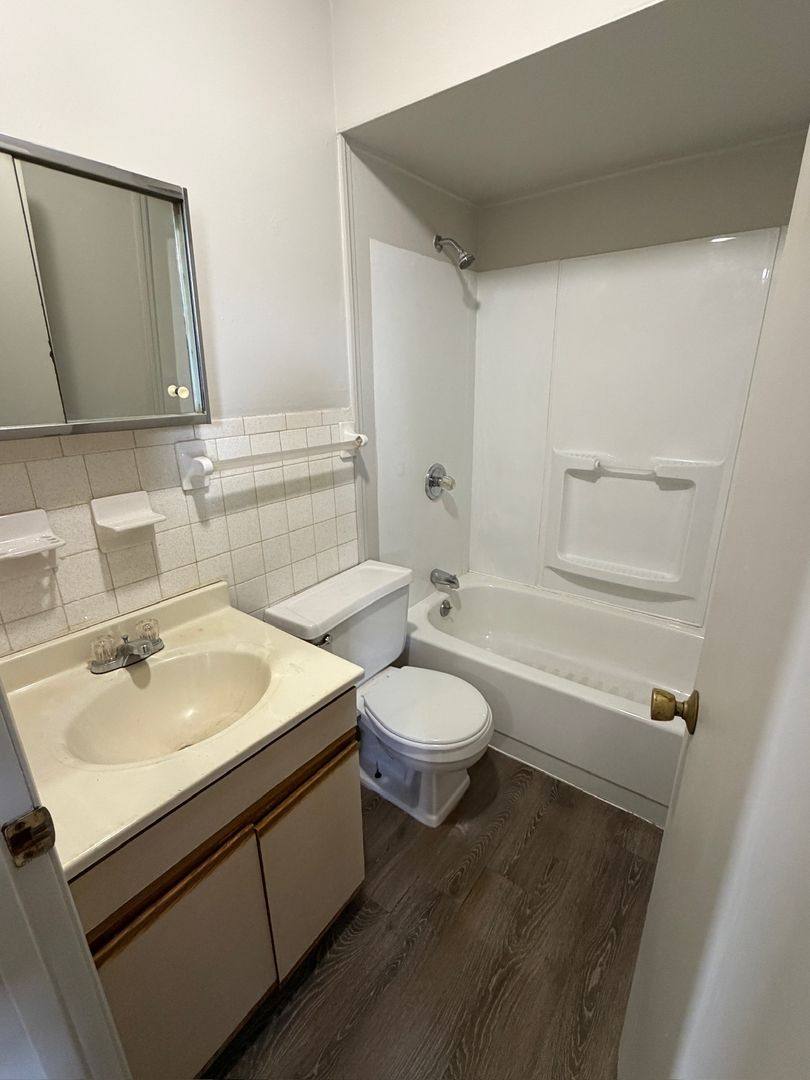 Apartment for rent at 115 Jerome St, East Saint Louis, IL 62206