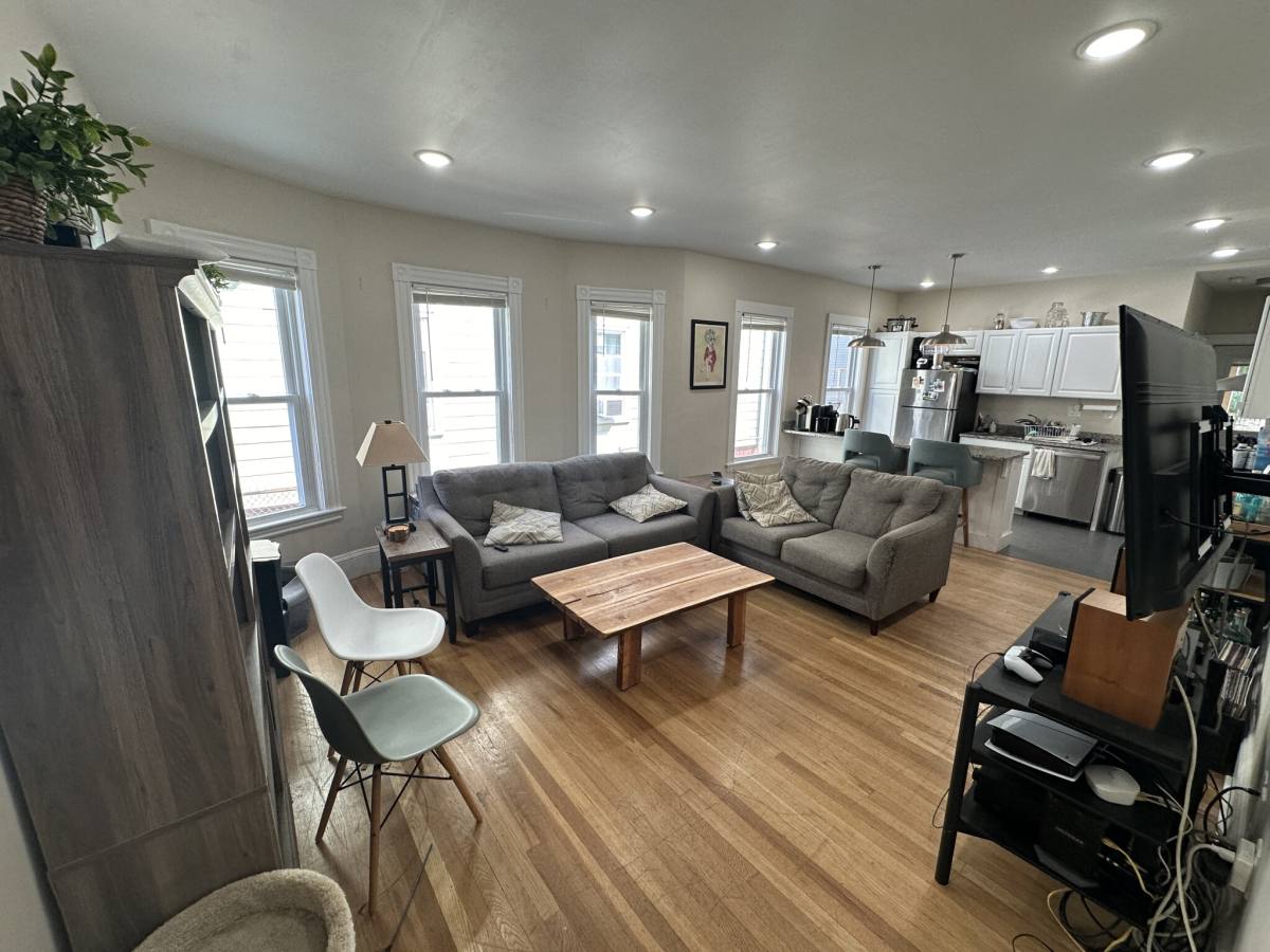 House for rent at 346 Summer St #1, Somerville, MA 02144