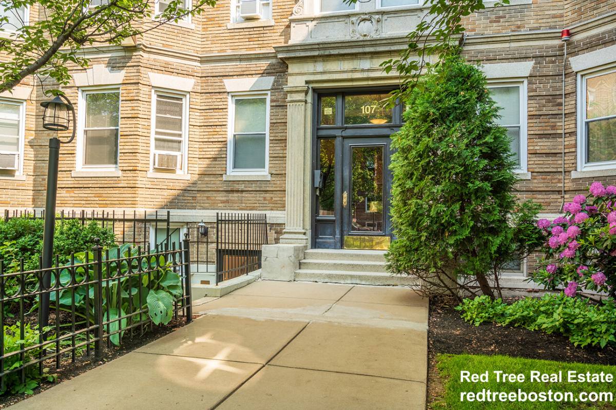 Apartment for rent at 107 Queensberry St #12A, Boston, MA 02215