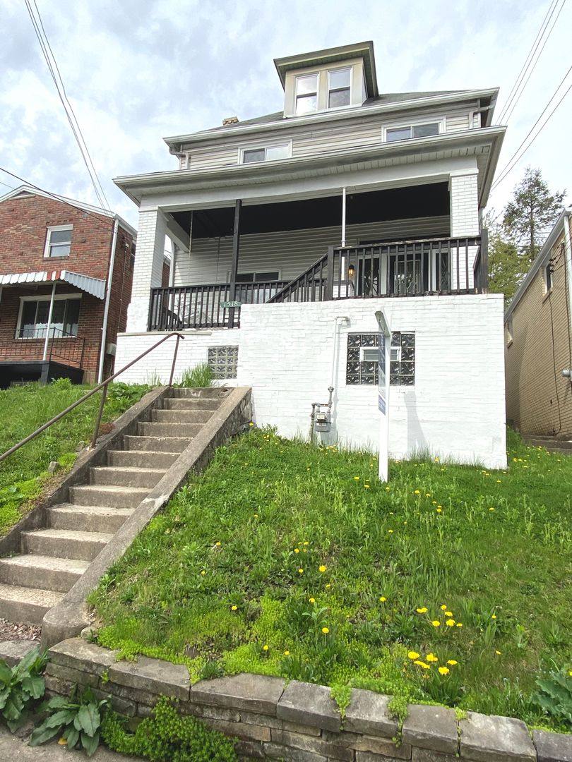 House for rent at 1518 Orangewood Ave, Pittsburgh, PA 15216
