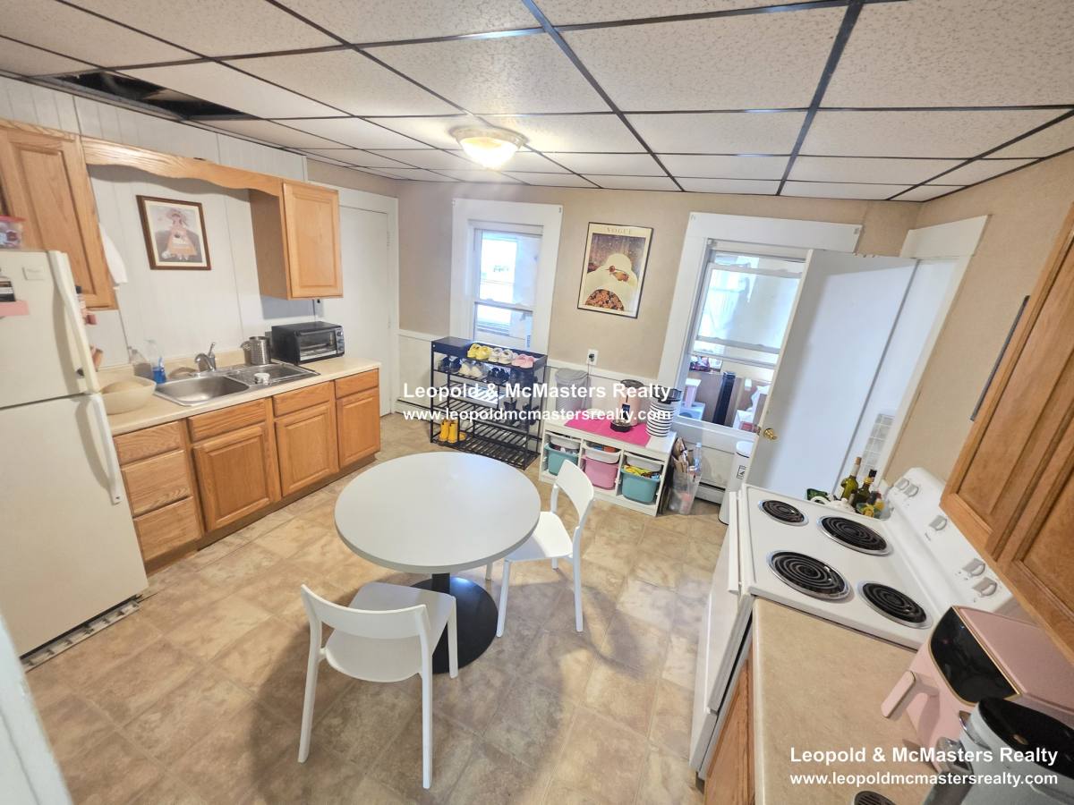 Apartment for rent at 139 Greenwood St #2, Gardner, MA 01440