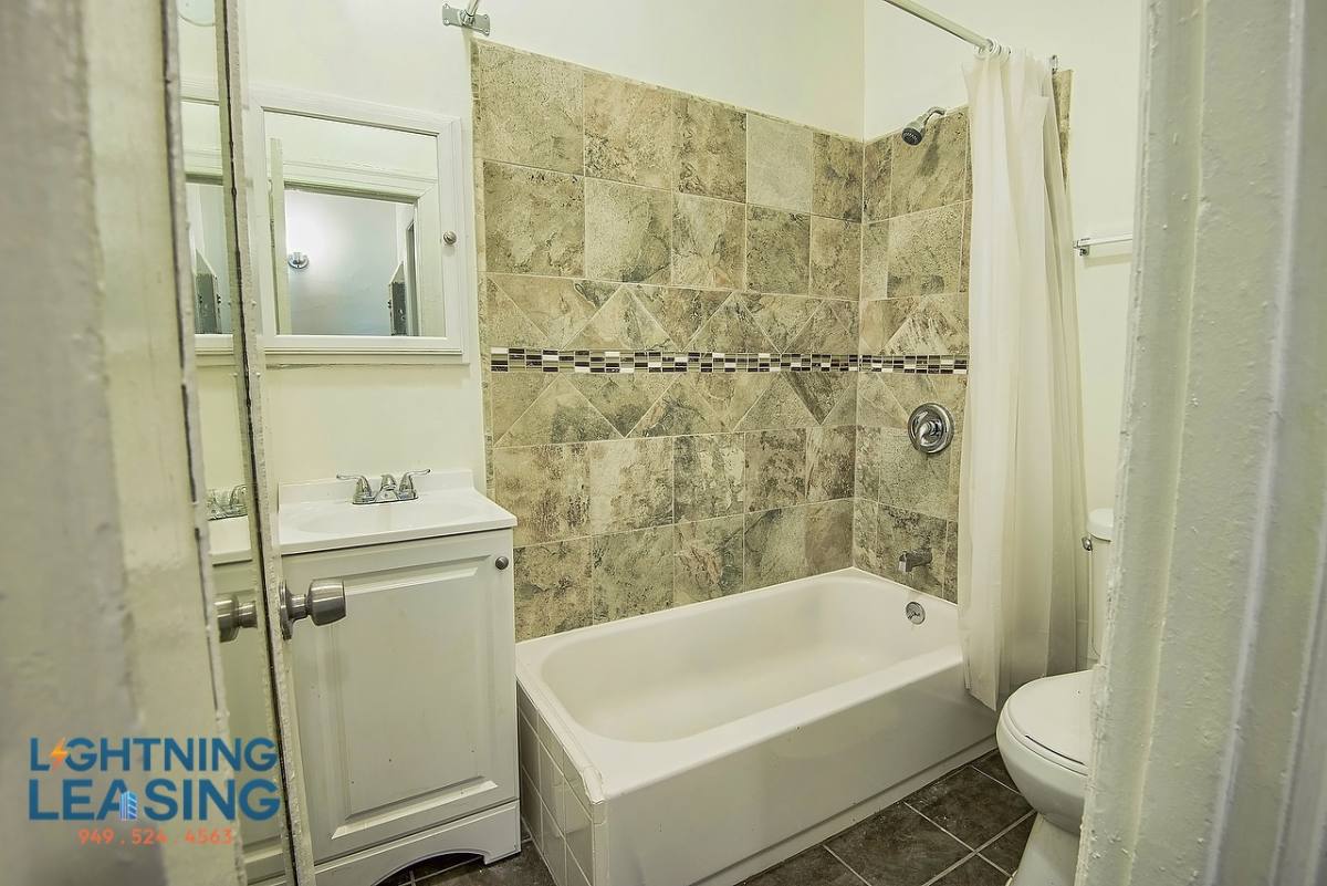 Apartment for rent at 416 1 2 S Westlake Ave #109A, Los Angeles, CA 90057