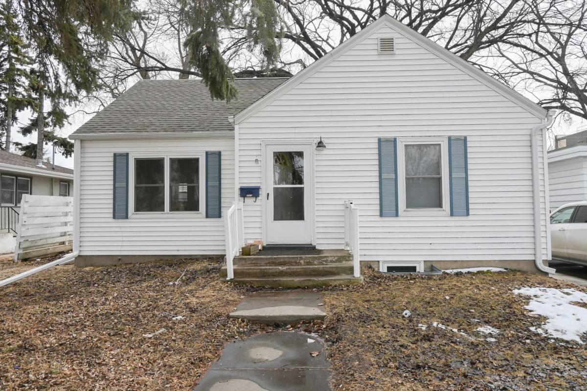 House for rent at 2313 University Ave, Grand Forks, ND 58203