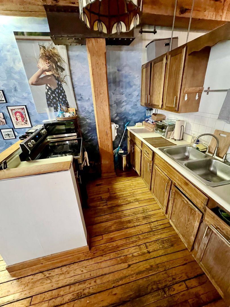 Apartment for rent at 711 S Dearborn St, Chicago, IL 60605