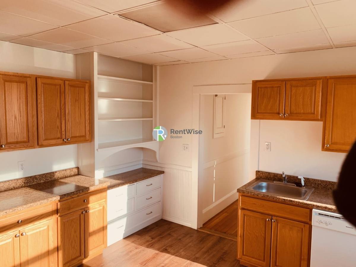 Apartment for rent at 337 Washington St #5, Newton Center, MA 02459