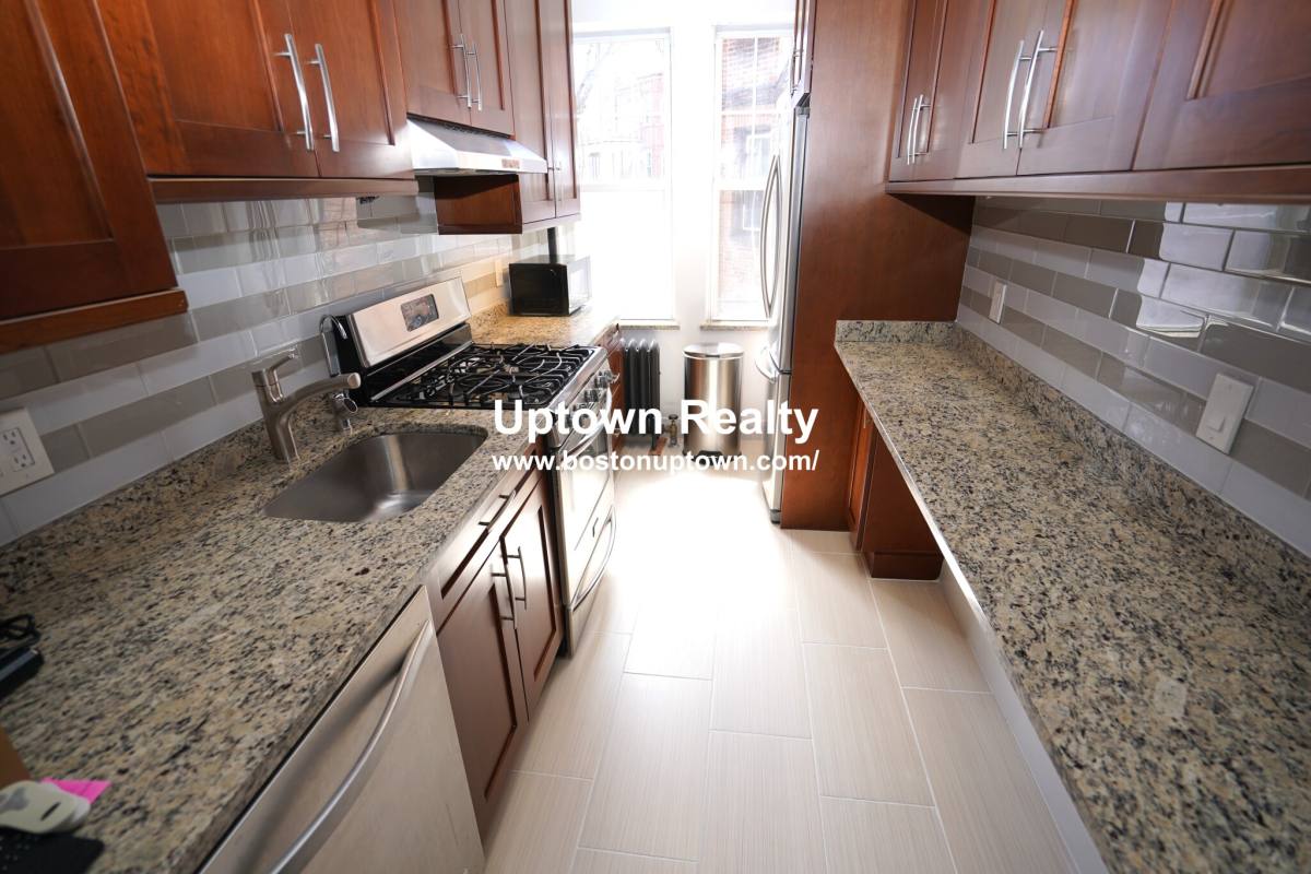 Apartment for rent at 72 Strathmore #1, Brighton, MA 02135