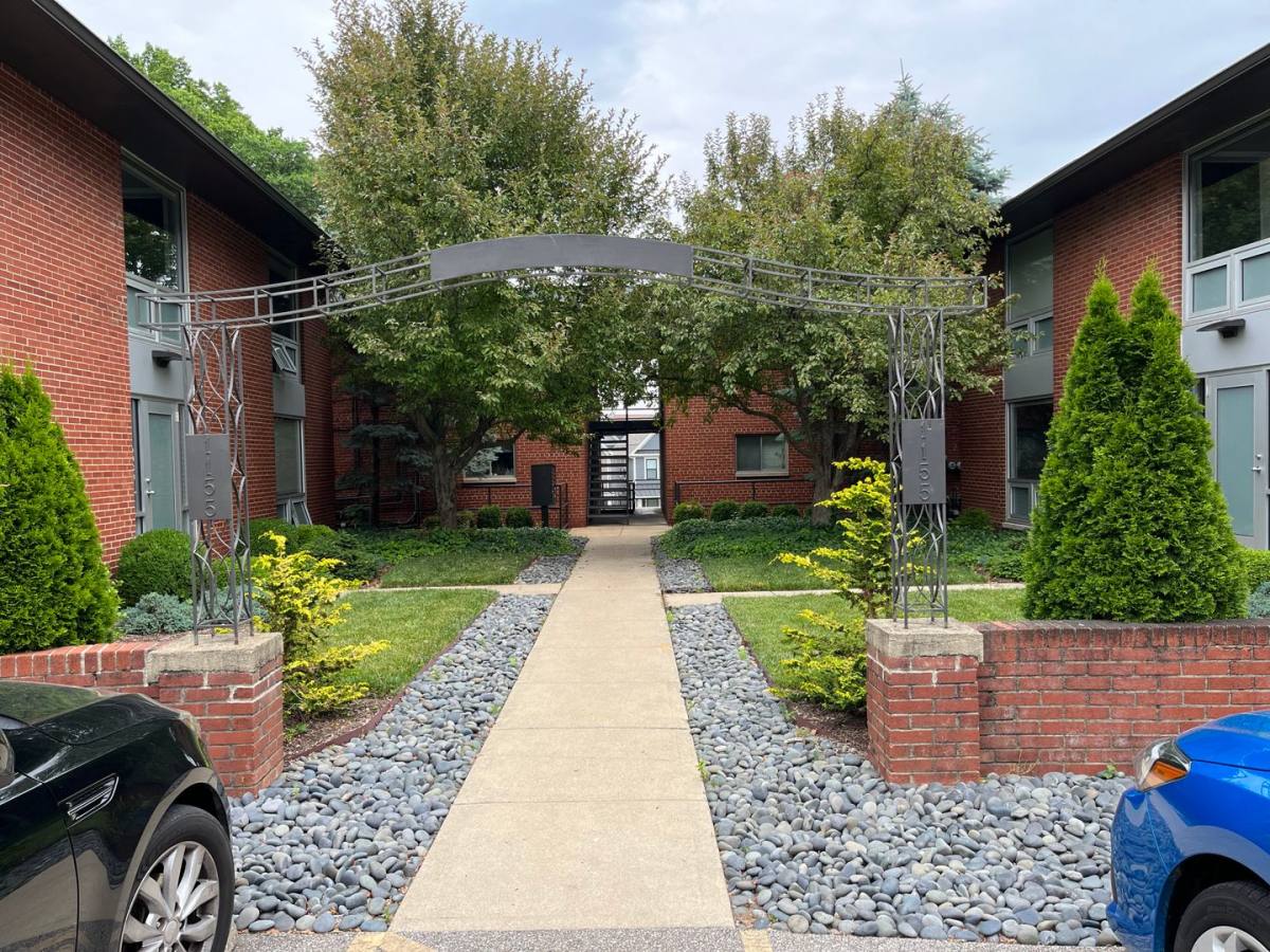 Apartment for rent at 1155 Edgehill Rd, Columbus, OH 43212