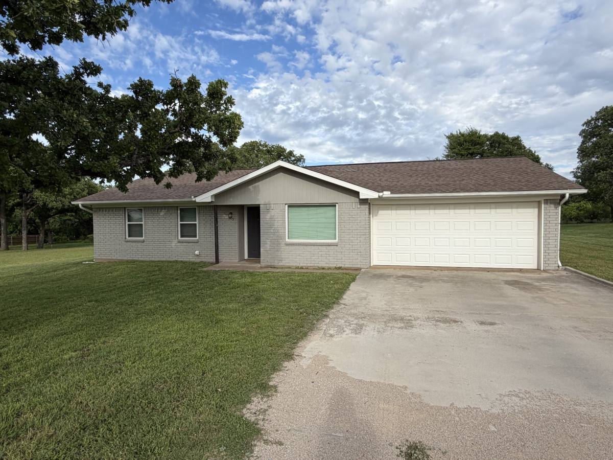 House for rent at 509 Sage Trail, Springtown, TX 76082