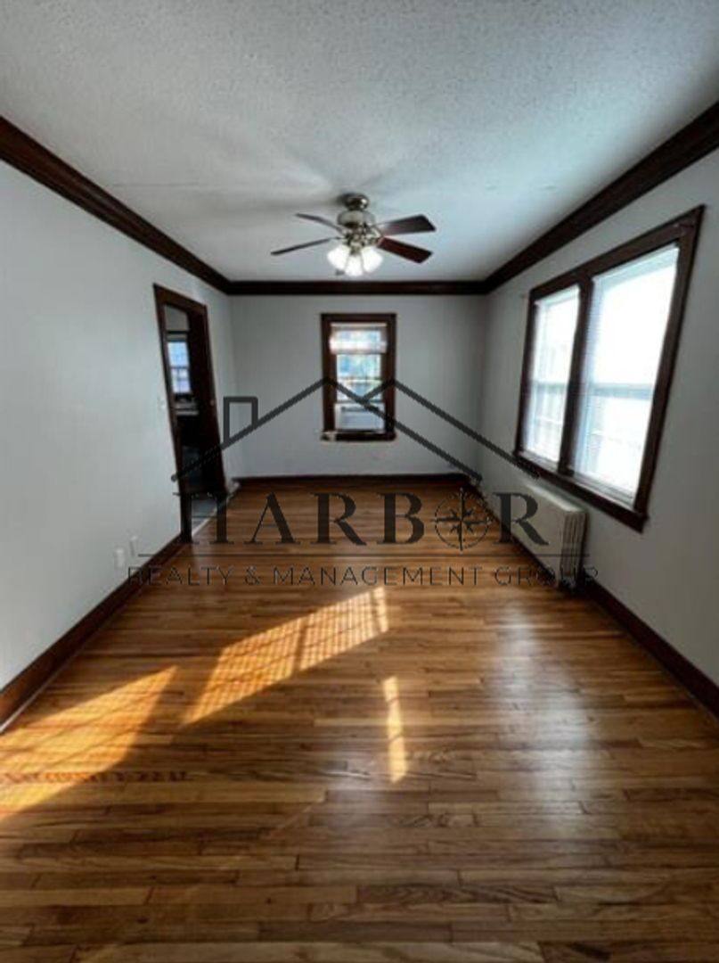Apartment for rent at 905 1st Ave SW, Austin, MN 55912