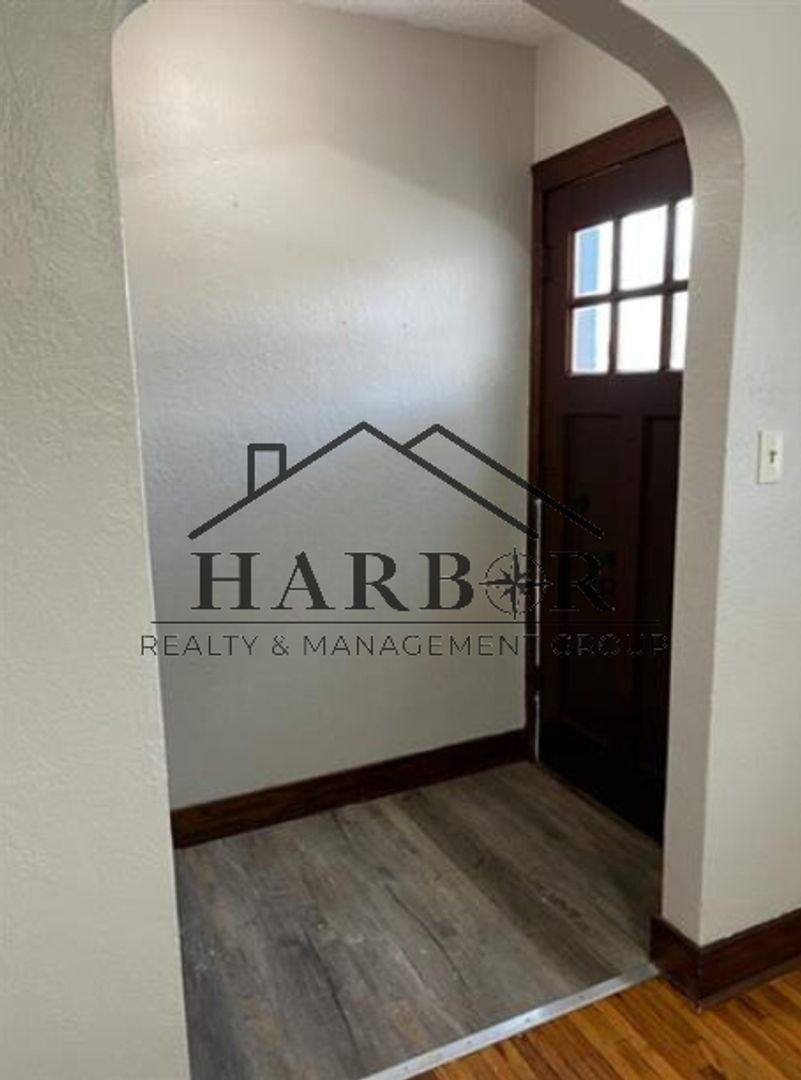 Apartment for rent at 905 1st Ave SW, Austin, MN 55912